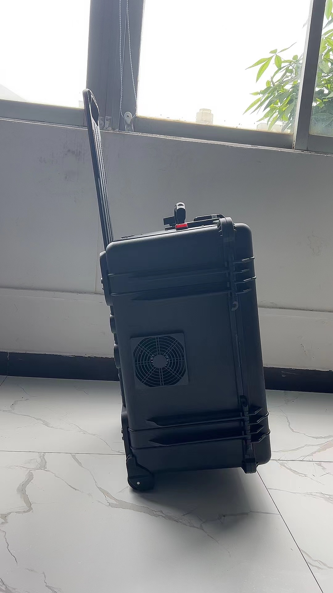 晋源手拉箱型移动通信干扰器